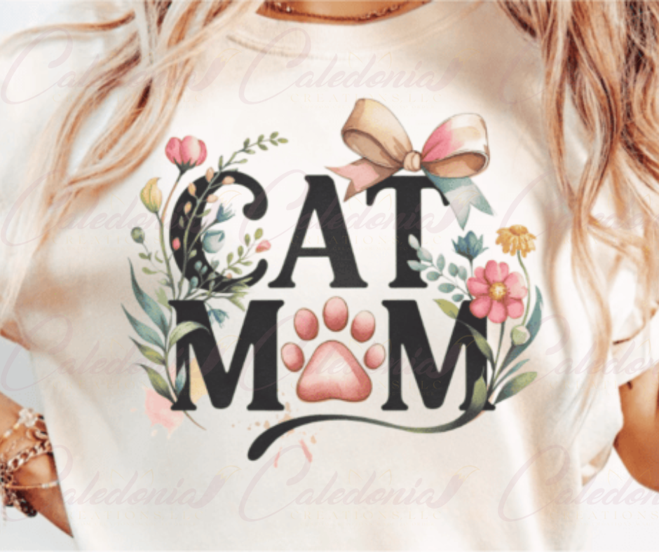 "Cat Mom" T-Shirt